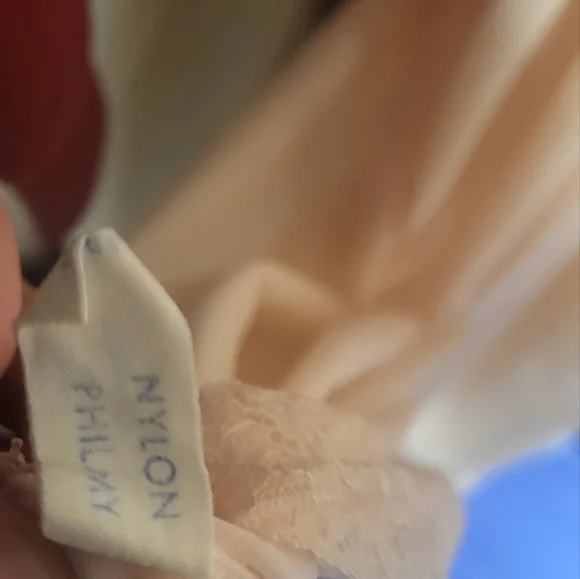 Vintage Van Raalte Nylon Philmy Slip with Lace Top/Lace Hem Size 36 Pale… - Picture 11 of 12